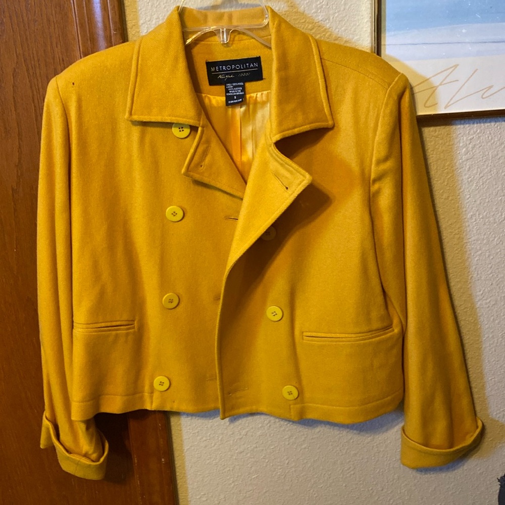 Short yellow jacket by metropolitan New York